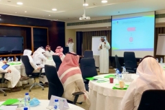 صور اجتماع فرص تنمية الموارد المالية والاستثمار